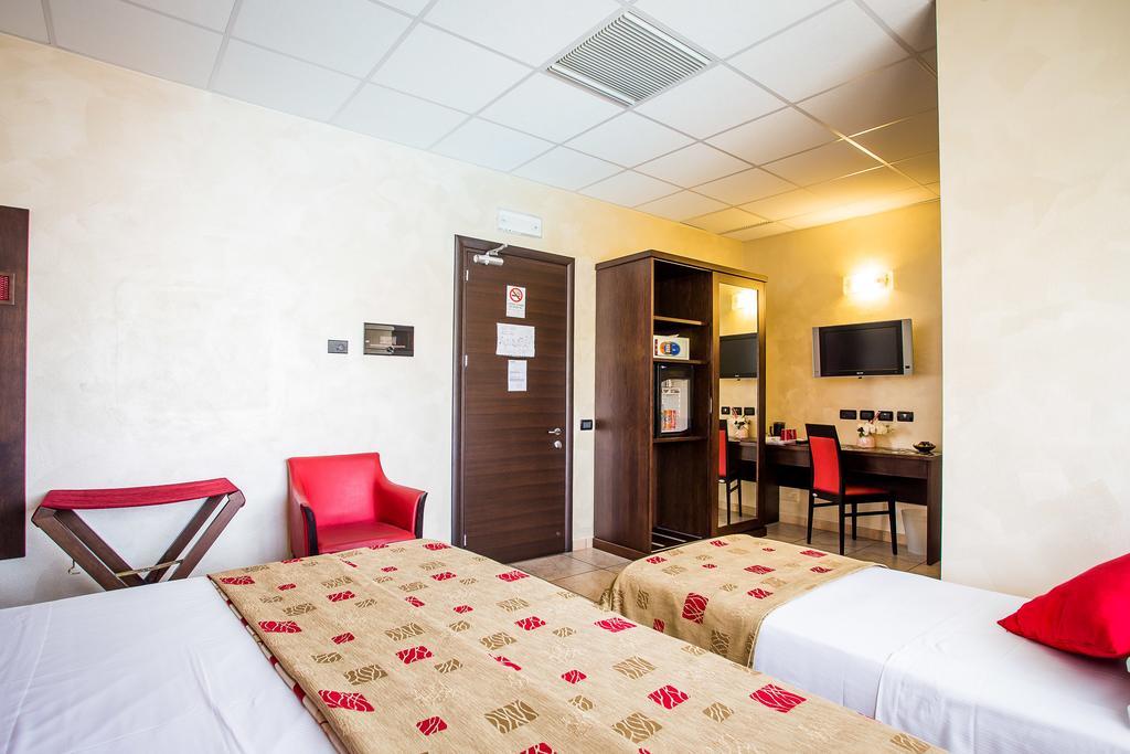 Piccolo Hotel Nogara Esterno foto