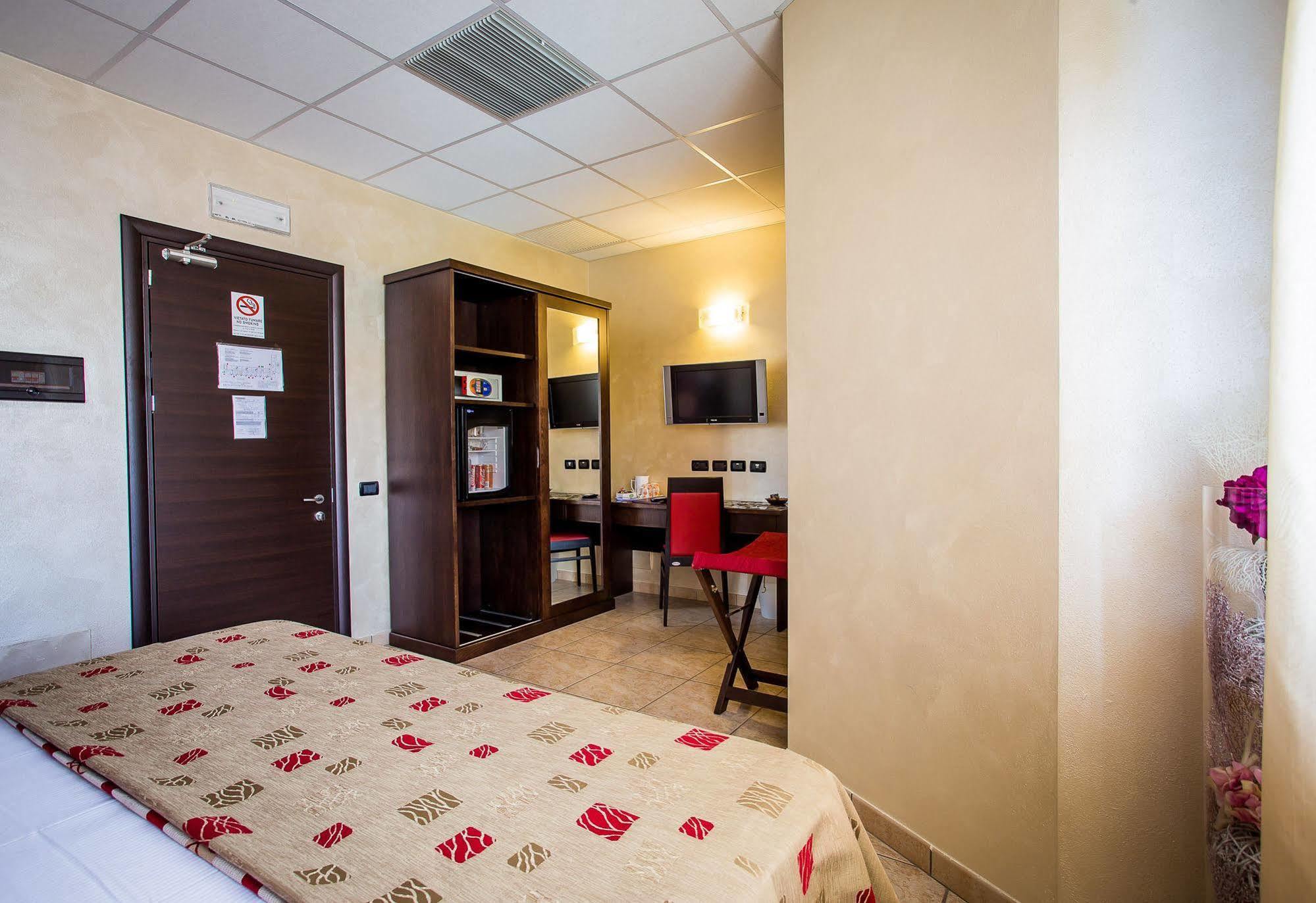 Piccolo Hotel Nogara Esterno foto